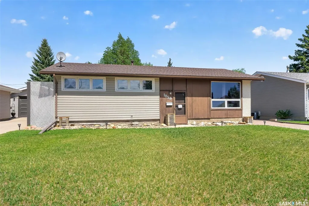 1050 Simcoe Street Moose Jaw SK S6H 3J2