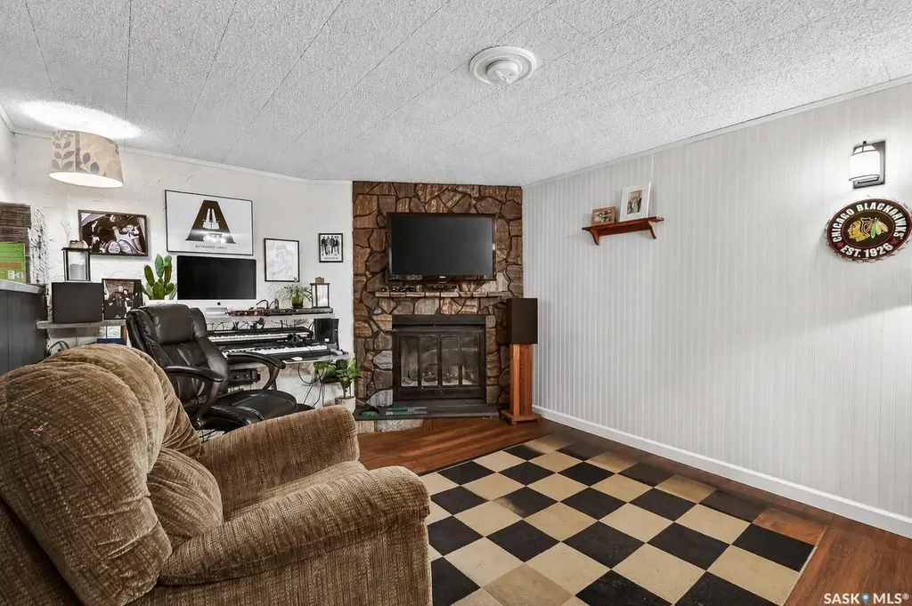 1050 Simcoe Street Moose Jaw SK S6H 3J2