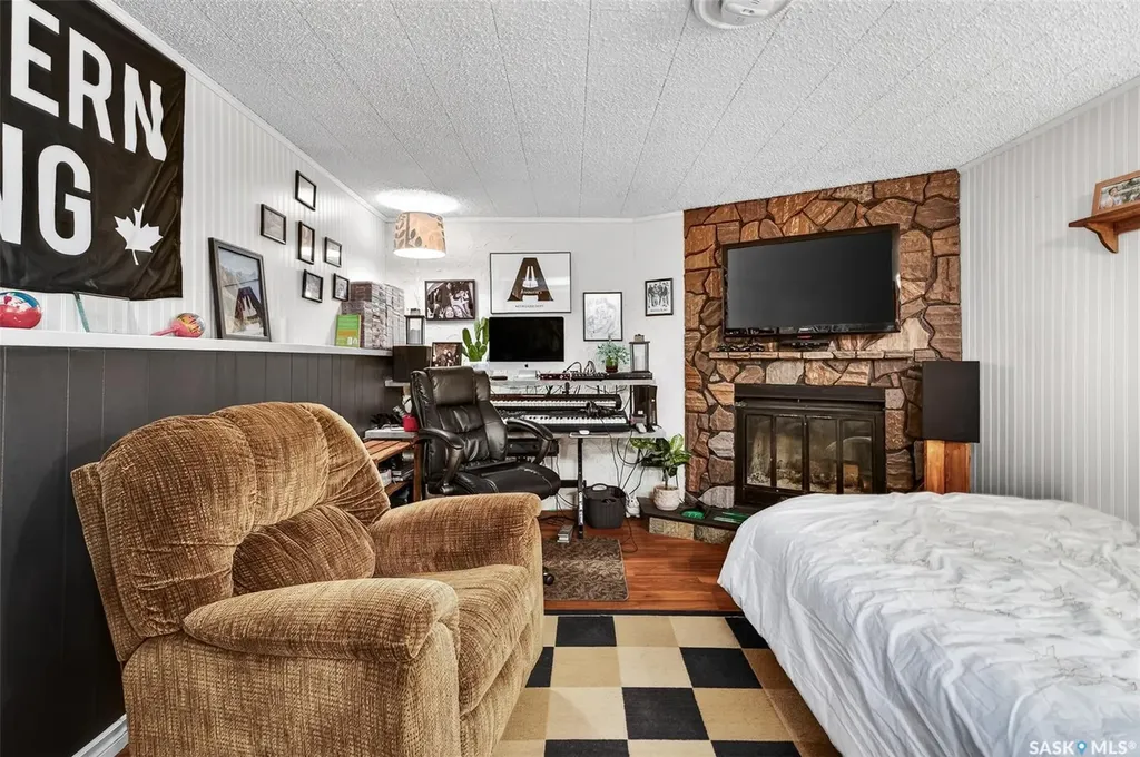 1050 Simcoe Street Moose Jaw SK S6H 3J2