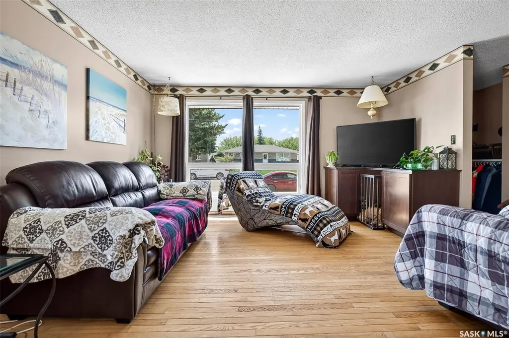 1050 Simcoe Street Moose Jaw SK S6H 3J2