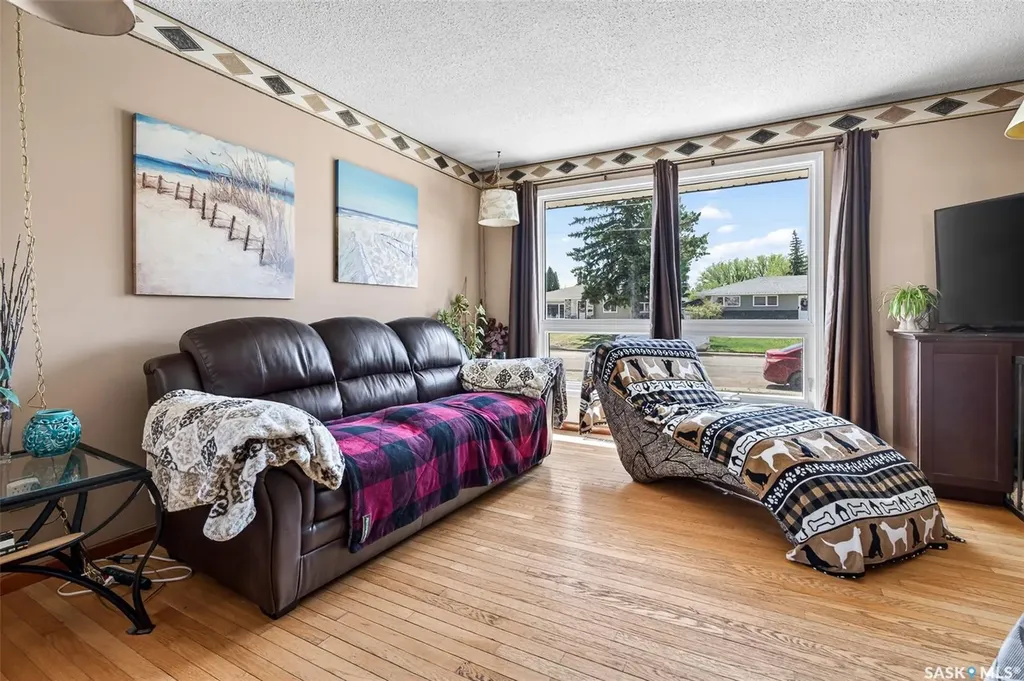 1050 Simcoe Street Moose Jaw SK S6H 3J2