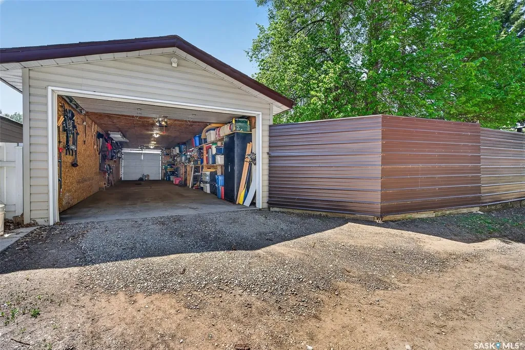 1050 Simcoe Street Moose Jaw SK S6H 3J2