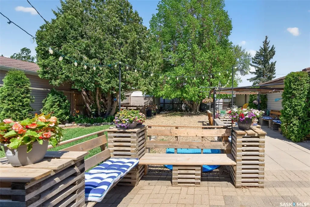 1050 Simcoe Street Moose Jaw SK S6H 3J2