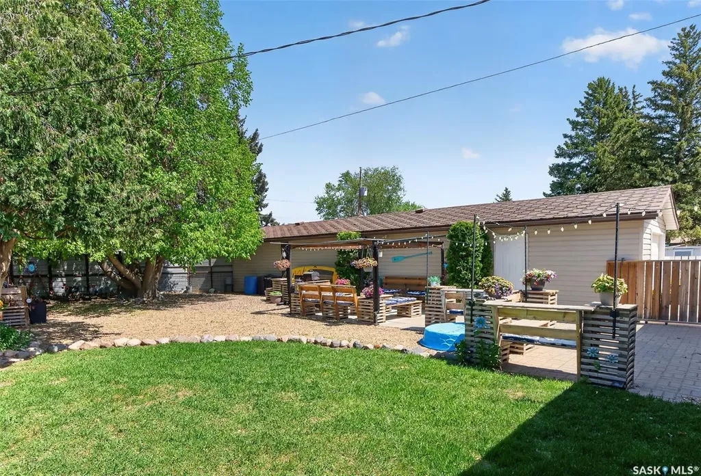 1050 Simcoe Street Moose Jaw SK S6H 3J2