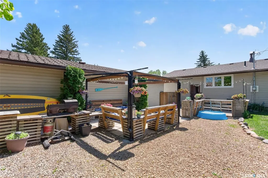 1050 Simcoe Street Moose Jaw SK S6H 3J2