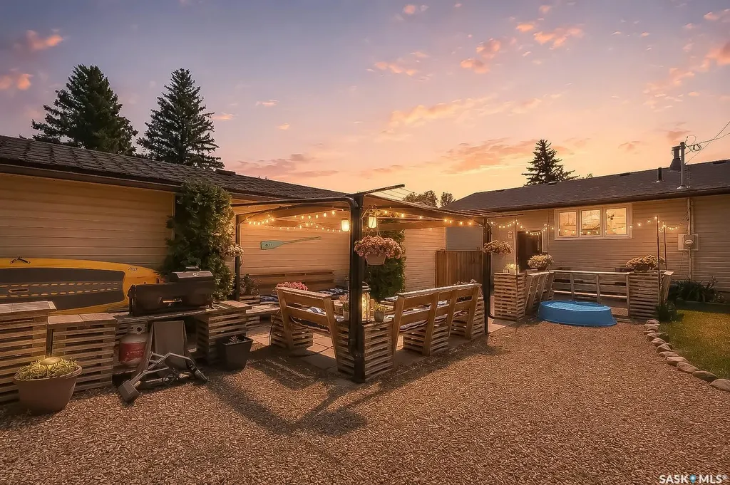 1050 Simcoe Street Moose Jaw SK S6H 3J2