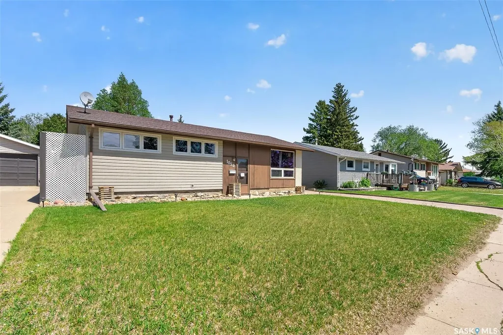 1050 Simcoe Street Moose Jaw SK S6H 3J2