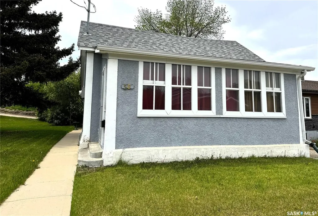 58 10th Avenue NE Swift Current SK S9H 2T2