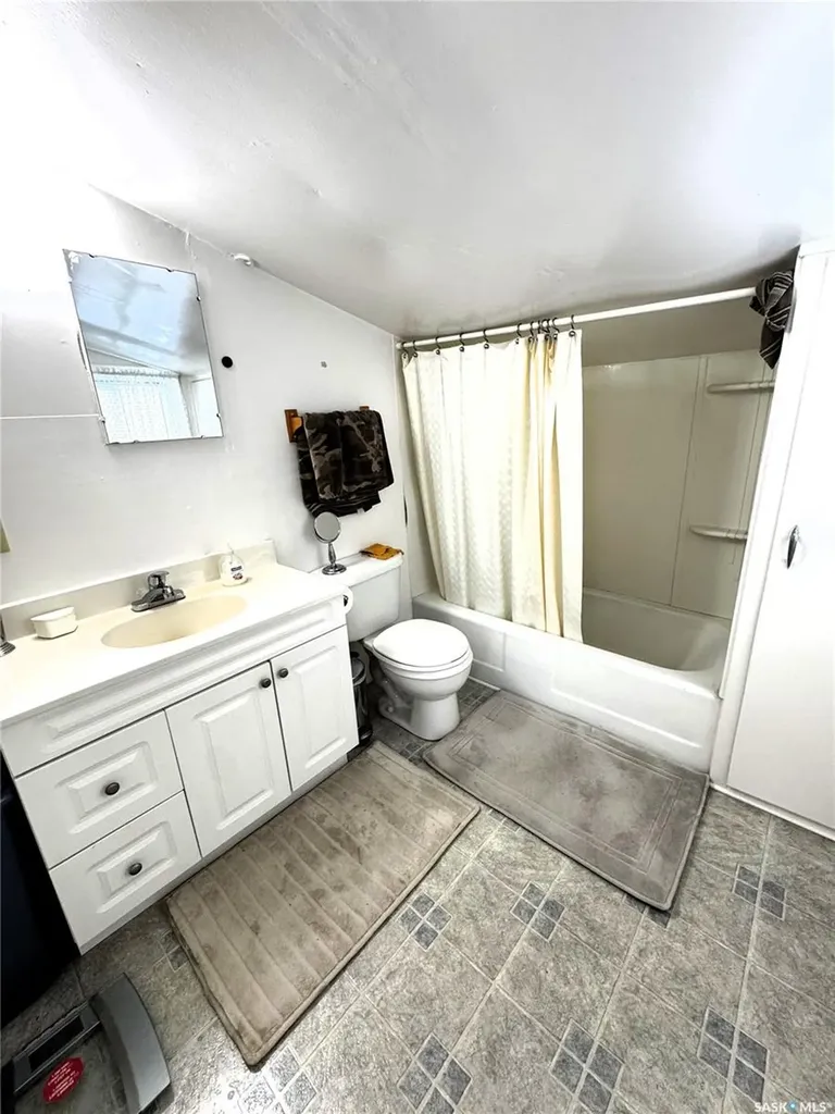 58 10th Avenue NE Swift Current SK S9H 2T2