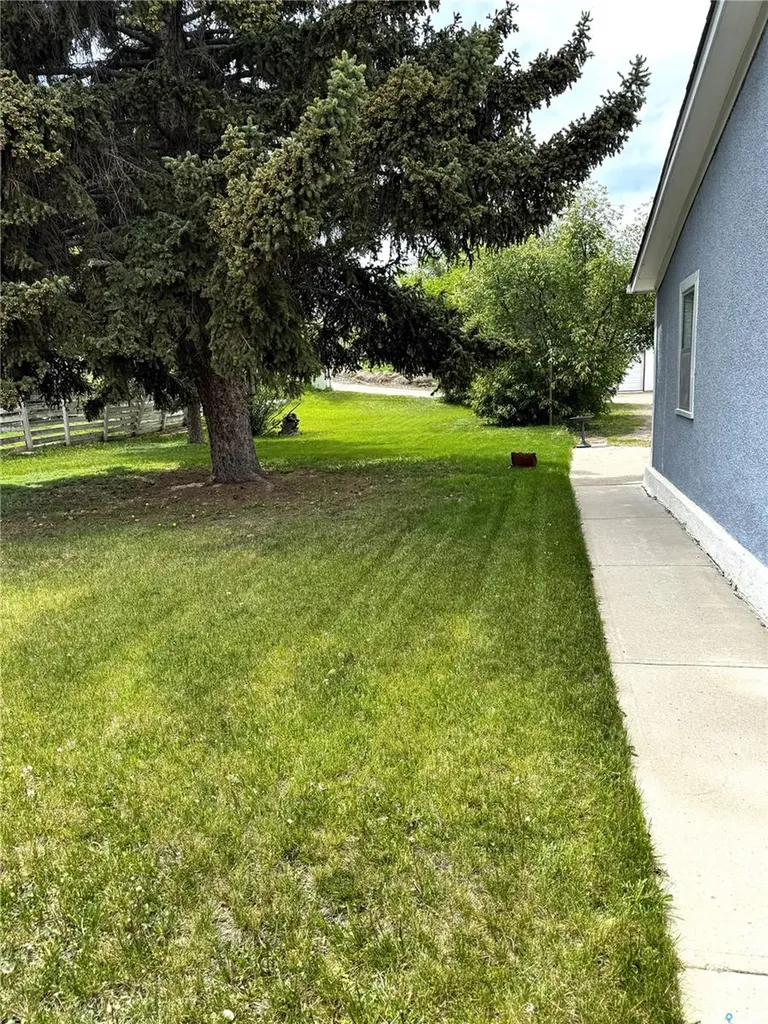58 10th Avenue NE Swift Current SK S9H 2T2