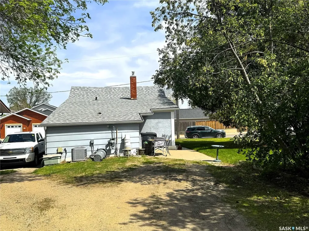 58 10th Avenue NE Swift Current SK S9H 2T2