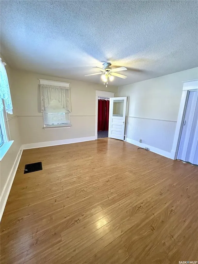 58 10th Avenue NE Swift Current SK S9H 2T2