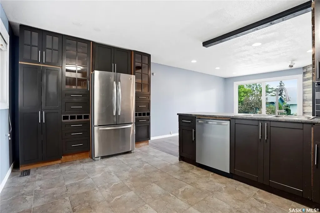424 Dalhousie Crescent Saskatoon SK S7H 3S4