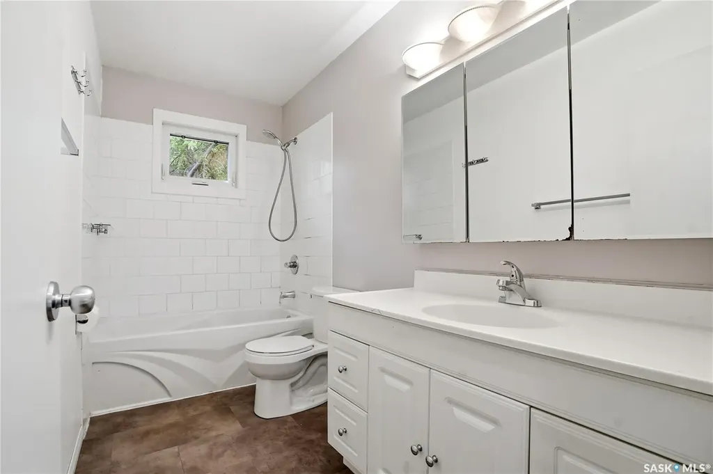 424 Dalhousie Crescent Saskatoon SK S7H 3S4