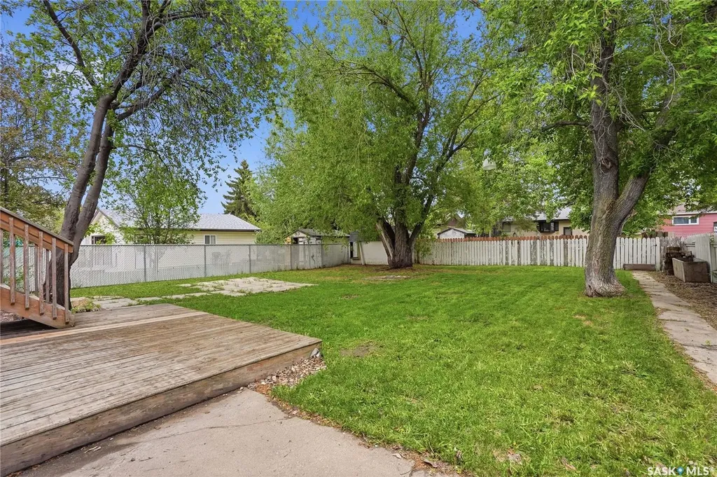 424 Dalhousie Crescent Saskatoon SK S7H 3S4