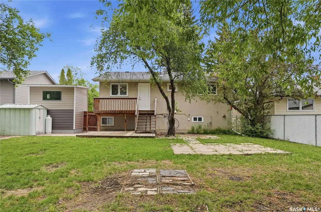 424 Dalhousie Crescent Saskatoon SK S7H 3S4
