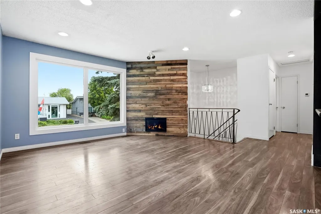 424 Dalhousie Crescent Saskatoon SK S7H 3S4