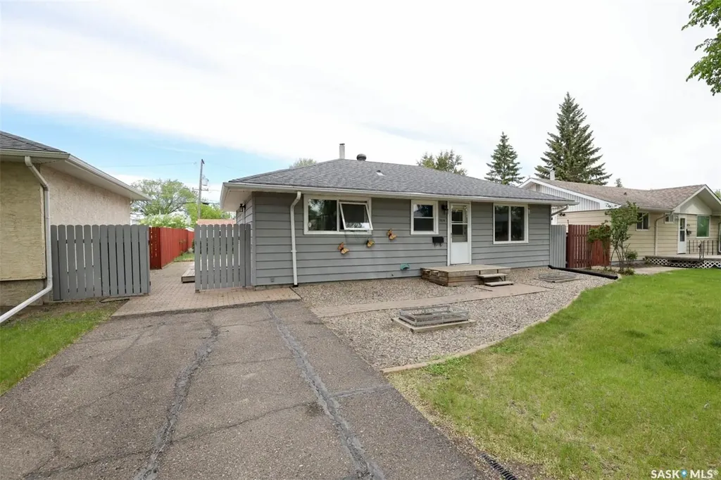 1834 Bond Street Regina SK S4N 1X9