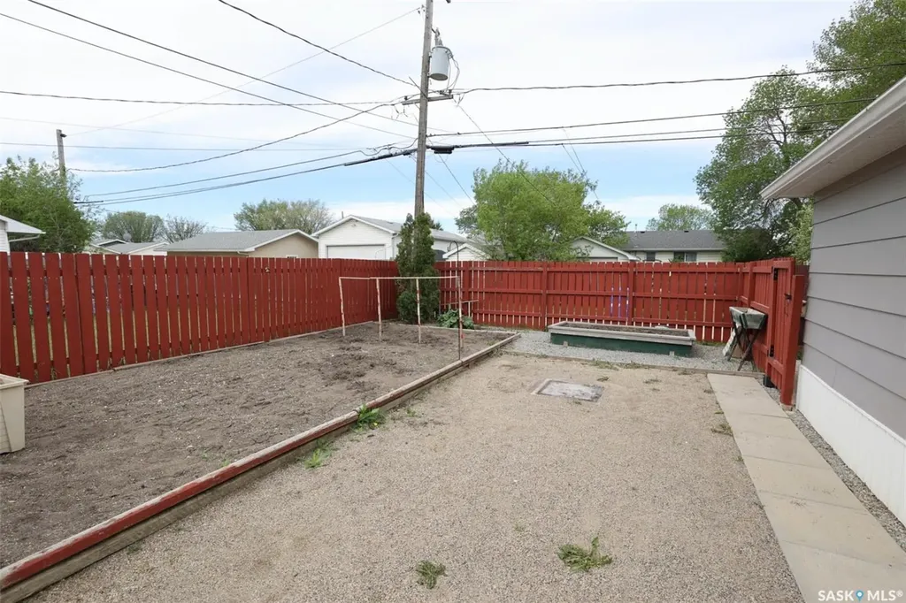 1834 Bond Street Regina SK S4N 1X9