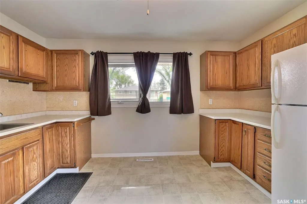 1834 Bond Street Regina SK S4N 1X9