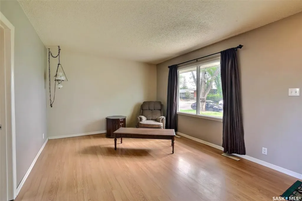 1834 Bond Street Regina SK S4N 1X9