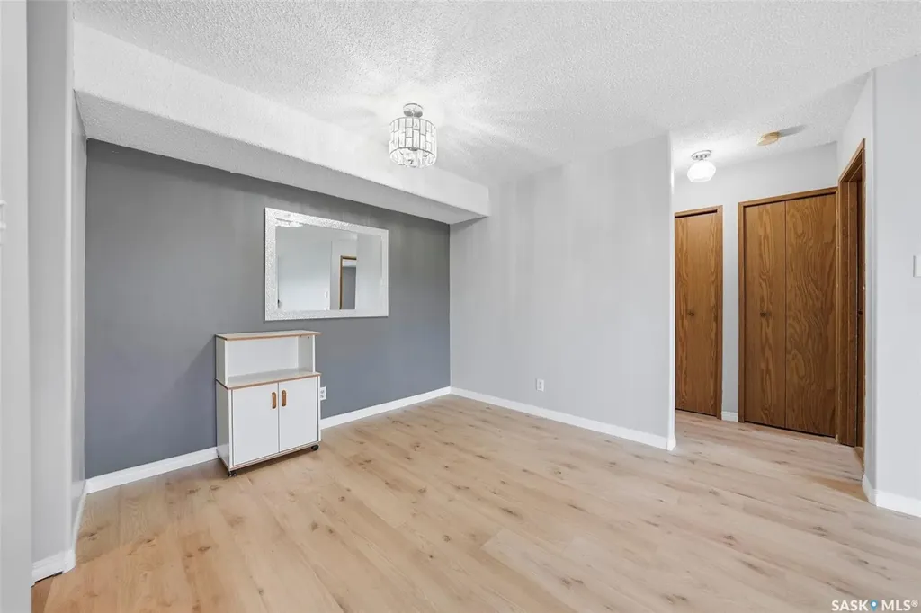 345 Kingsmere Boulevard Saskatoon SK S7J 4J6