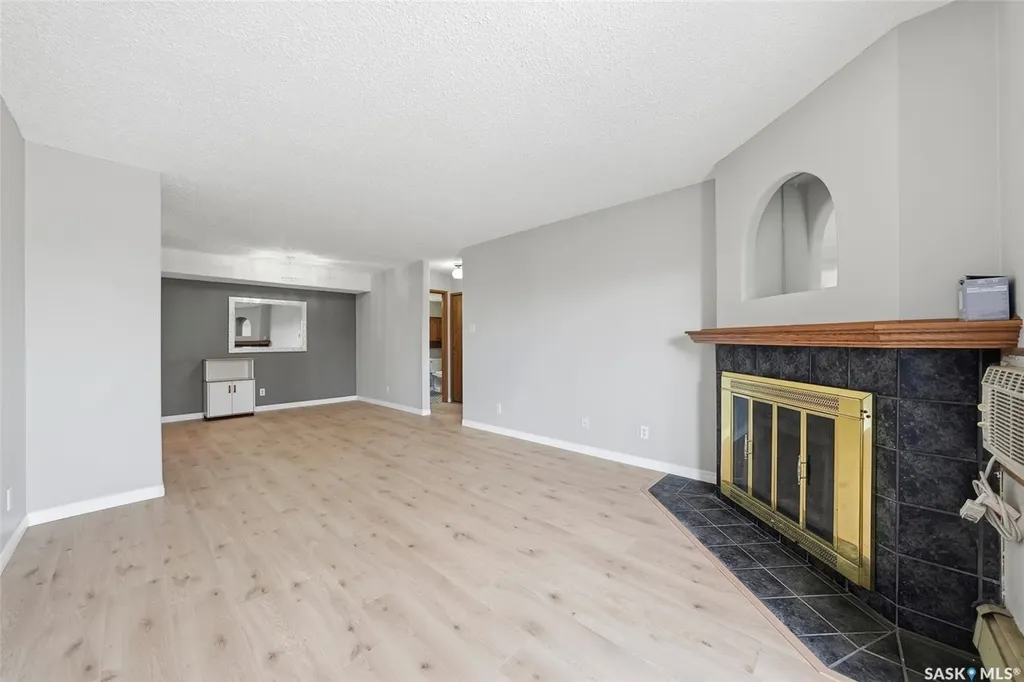 345 Kingsmere Boulevard Saskatoon SK S7J 4J6