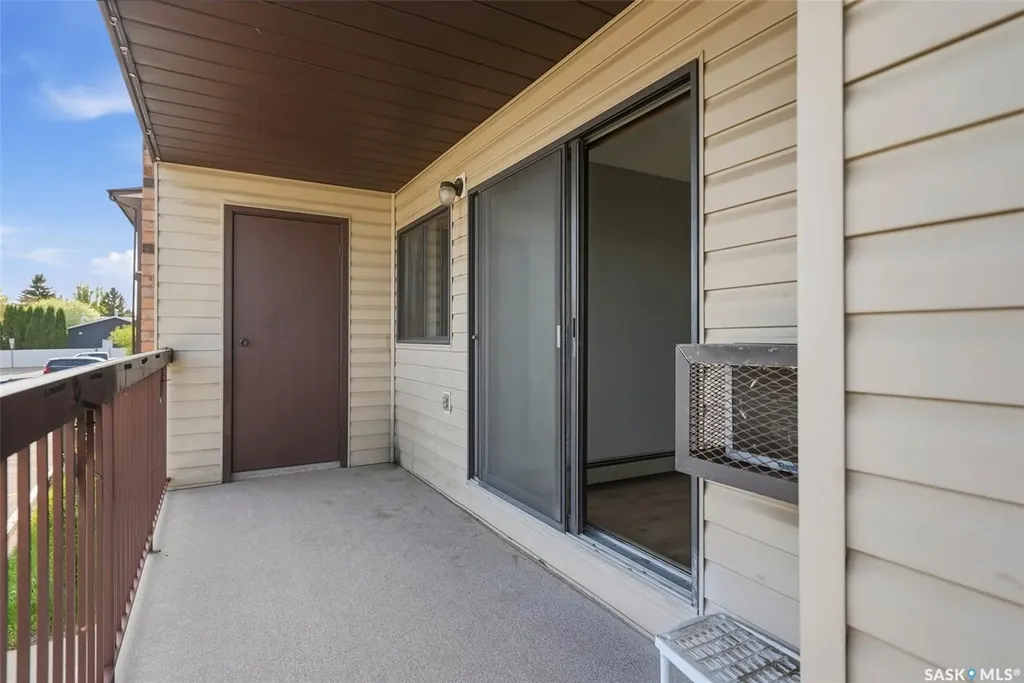 345 Kingsmere Boulevard Saskatoon SK S7J 4J6
