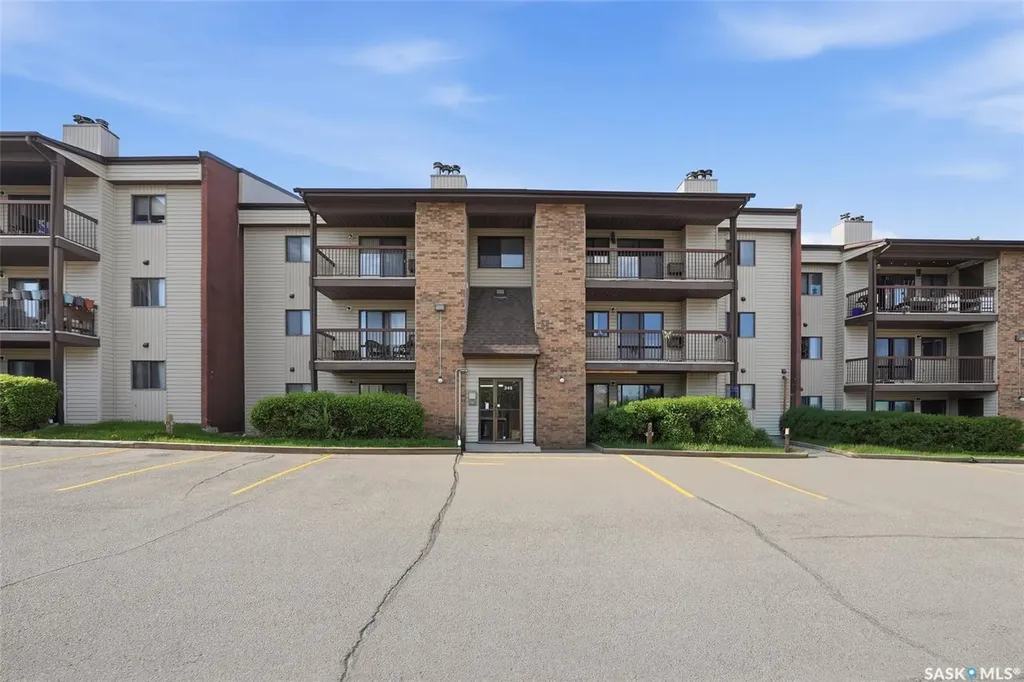 345 Kingsmere Boulevard Saskatoon SK S7J 4J6