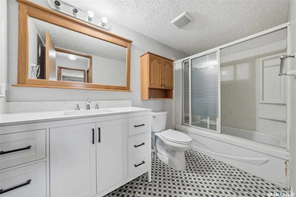 345 Kingsmere Boulevard Saskatoon SK S7J 4J6