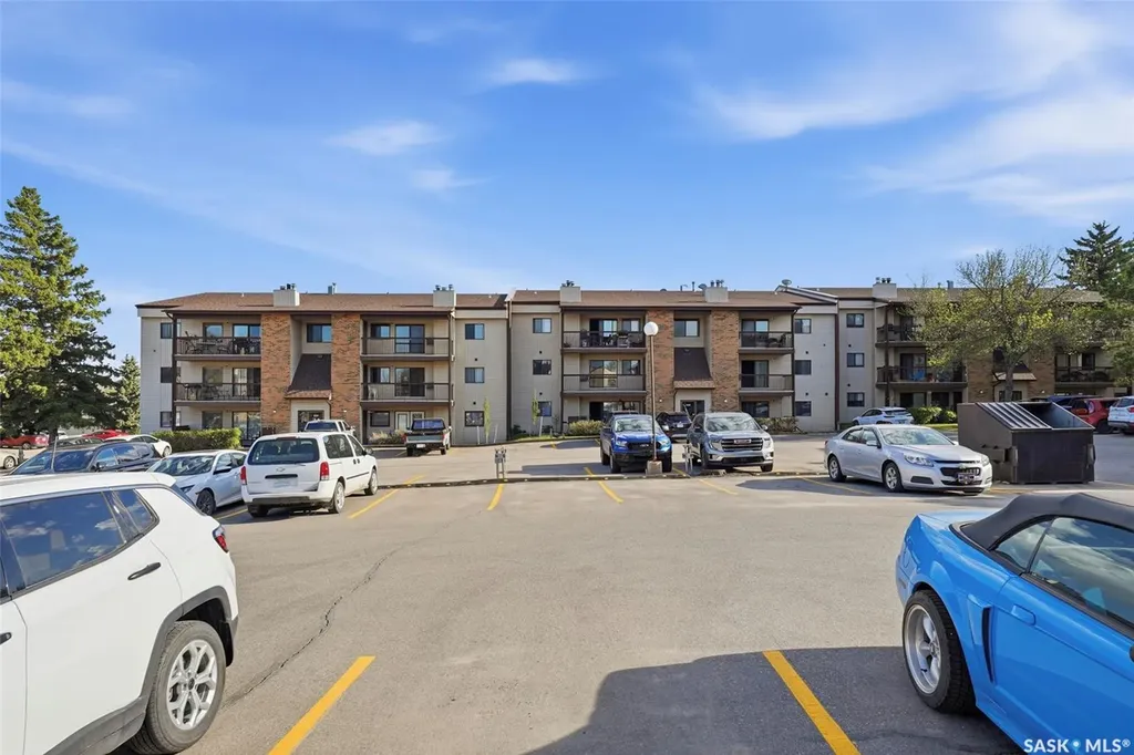 345 Kingsmere Boulevard Saskatoon SK S7J 4J6