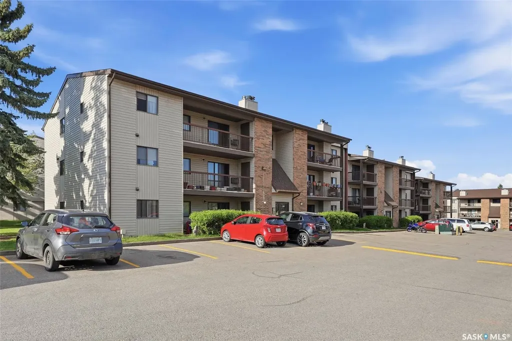 345 Kingsmere Boulevard Saskatoon SK S7J 4J6