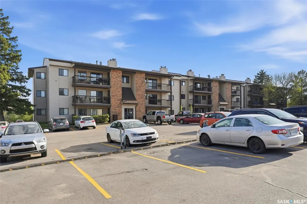 345 Kingsmere Boulevard Saskatoon SK S7J 4J6