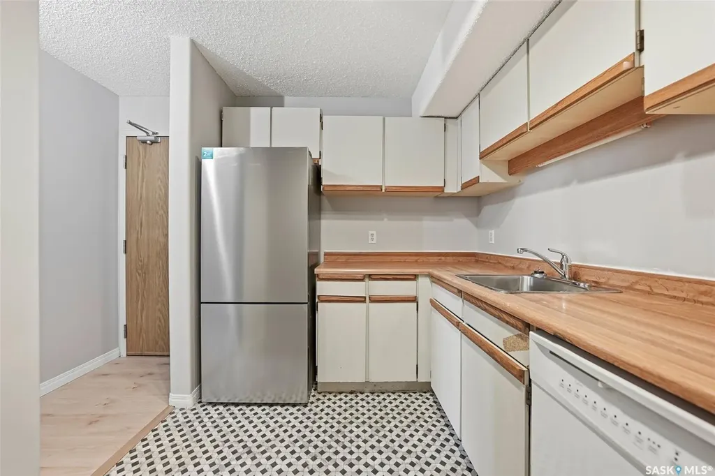 345 Kingsmere Boulevard Saskatoon SK S7J 4J6