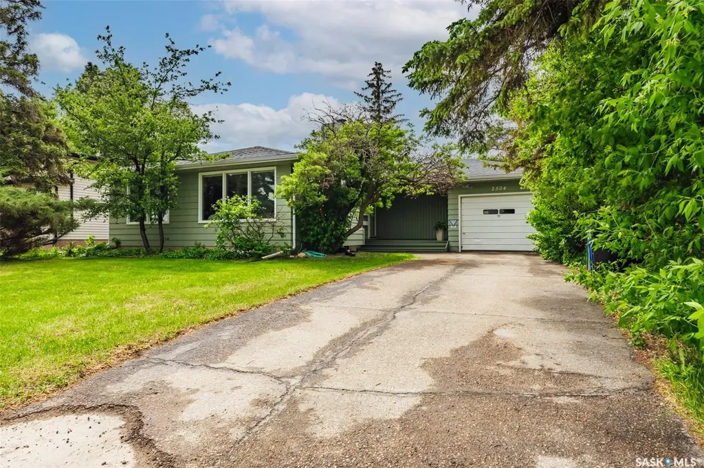 2504 14th Street NE Saskatoon SK S7K 3J8