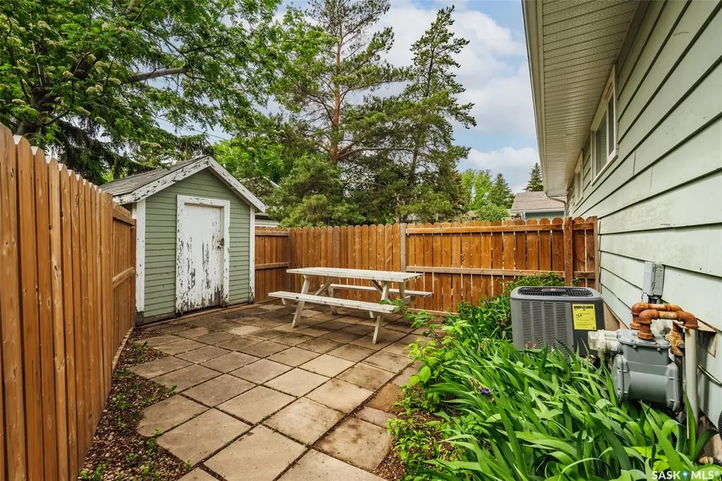 2504 14th Street NE Saskatoon SK S7K 3J8
