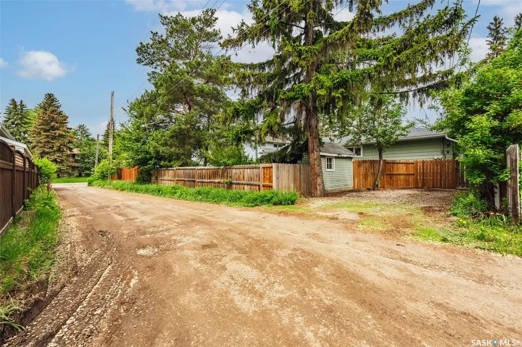 2504 14th Street NE Saskatoon SK S7K 3J8