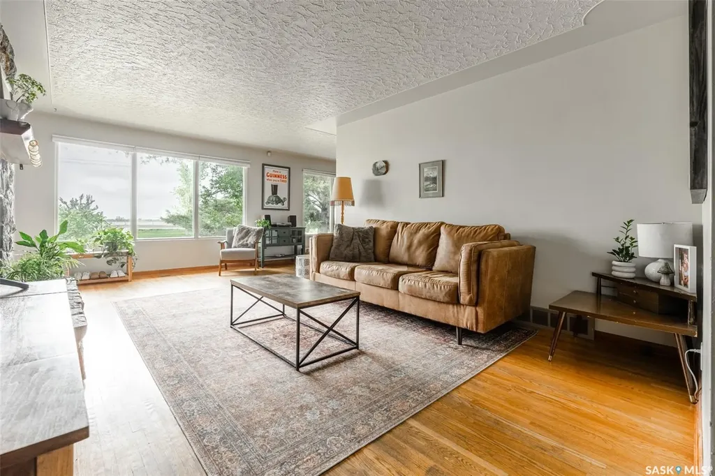 2504 14th Street NE Saskatoon SK S7K 3J8