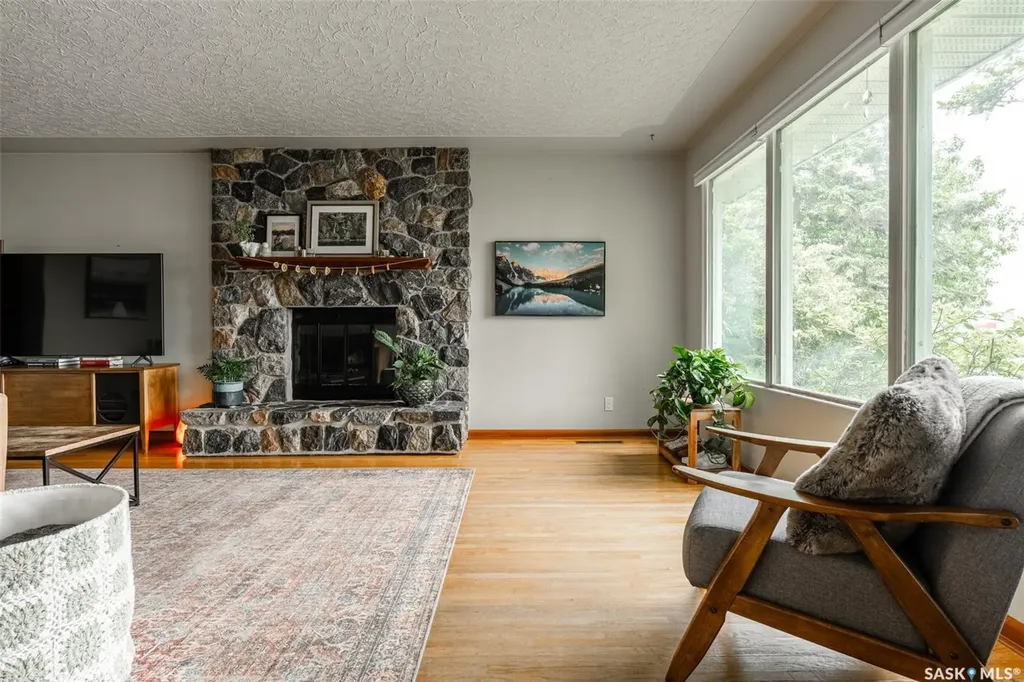 2504 14th Street NE Saskatoon SK S7K 3J8