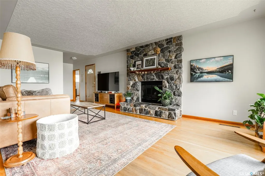 2504 14th Street NE Saskatoon SK S7K 3J8