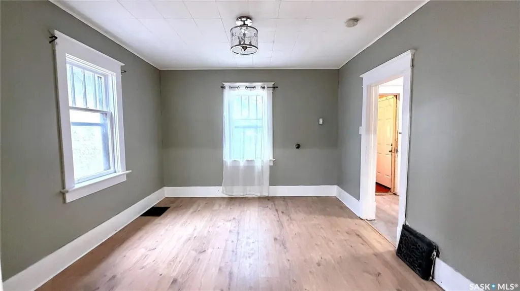 3312 Victoria Avenue Regina SK S4T 1L6