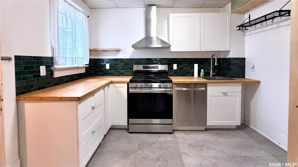 3312 Victoria Avenue Regina SK S4T 1L6