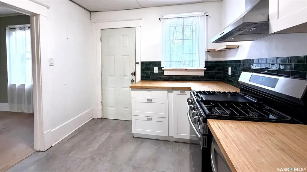 3312 Victoria Avenue Regina SK S4T 1L6