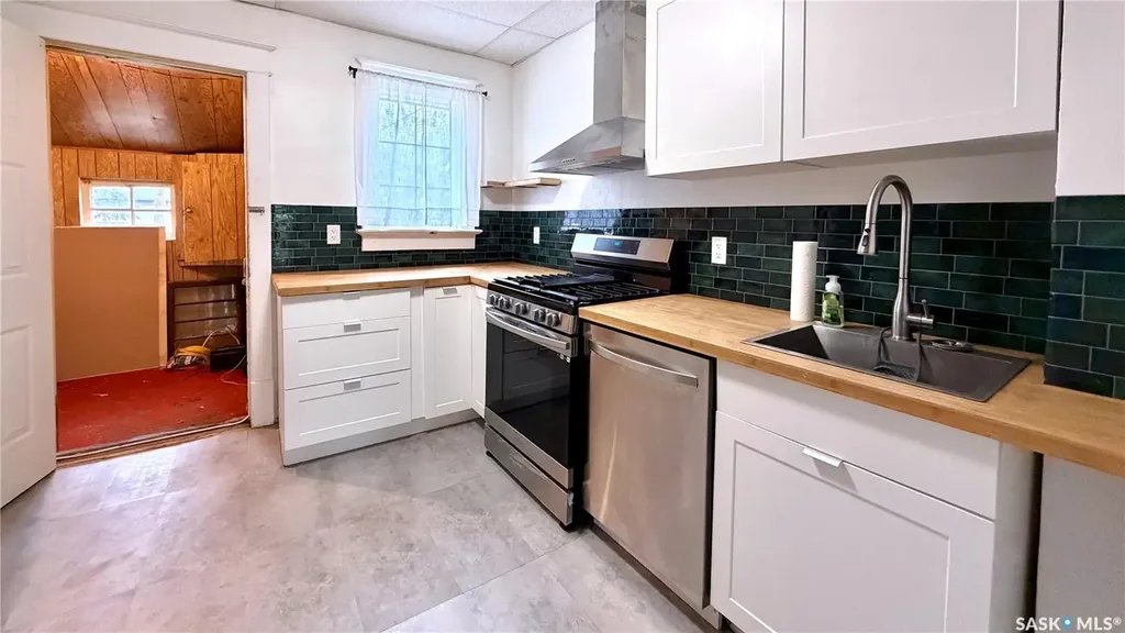 3312 Victoria Avenue Regina SK S4T 1L6