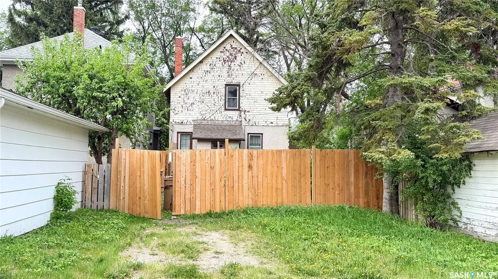 3312 Victoria Avenue Regina SK S4T 1L6