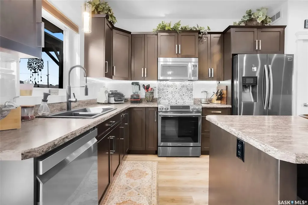 922 Rockhill Lane Martensville SK S0K 0A2