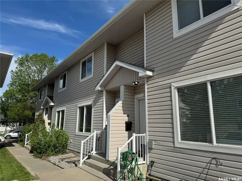 802 K Avenue N Saskatoon SK S7L 2N1