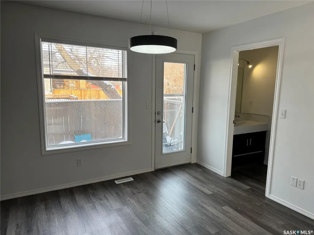 802 K Avenue N Saskatoon SK S7L 2N1
