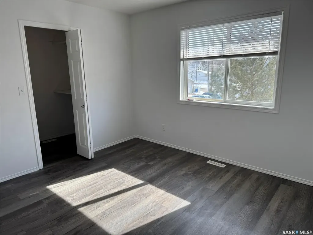 802 K Avenue N Saskatoon SK S7L 2N1