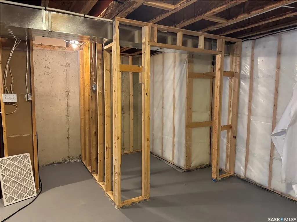 802 K Avenue N Saskatoon SK S7L 2N1